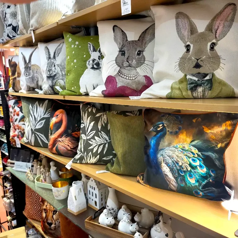 Wohnen-Textilien-Kissenwand